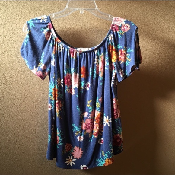 Pink Rose Tops - 💥3/$15 Blue Floral Tie Top